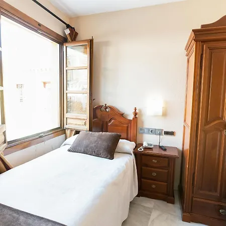 Hotel Mezquita 2*